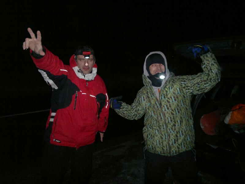 night snowkite.jpg